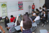 Jóvenes realizando una obra de teatro