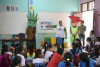 Estudiantes recibiendo taller ambiental