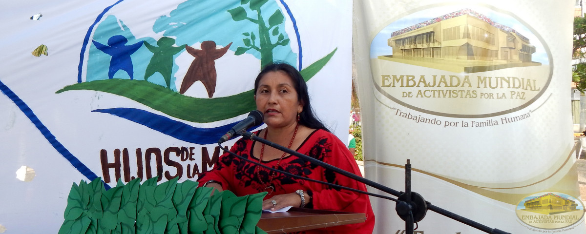 Directora de la Casa de Asuntos Indígenas de Rioacha, Ketty Pushaina apoyando la Proclama de Constitución de los Derechos de la Madre Tierra