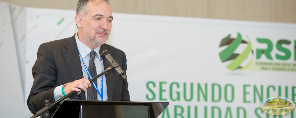 Ginés Marco Perles, vicerrector para la Investigación y la Docencia de la Universidad Católica de Valencia, España, presente en CUMIPAZ Ginés Marco Perles