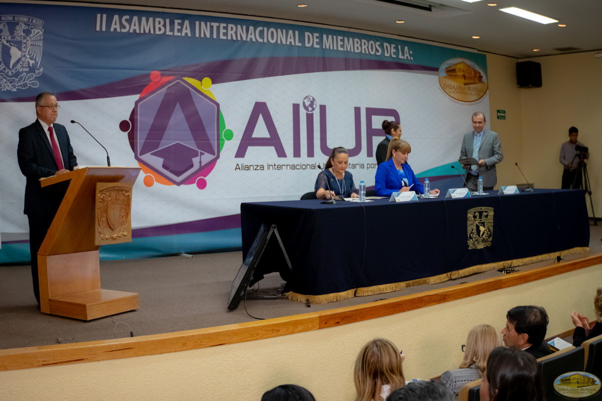 Autoridades universitarias y educadores comparten experiencias de éxito