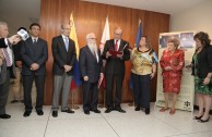 German Embassy in Venezuela receives the Traces to Remember plaque