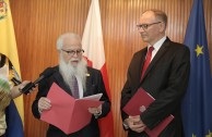 EMBAJADA DE ALEMANIA EN VENEZUELA RECIBE LA PLACA HUELLAS PARA NO OLVIDAR