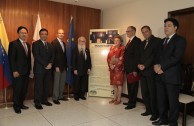 German Embassy in Venezuela receives the Traces to Remember plaque