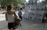 Exposición del Proyecto Huellas para no olvidar en la plaza pública de Tilcara, San Salvador de Jujuy