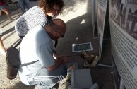 Exposición del Proyecto Huellas para no olvidar en la plaza pública de Tilcara, San Salvador de Jujuy