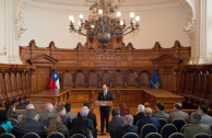 El Dr Sergio Muñoz Gajardo, pdte de la Corte Suprema de Chile recibió una comisión de autoridades judiciales, políticas,  parlamentarias, y académicas quienes asisten a la  Cumipaz.