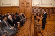 Comitiva internacional de la Embajada Mundial de Activistas por la Paz visita la Corte Suprema de Justicia de Chile el 3 de noviembre de 2015, en ocasión de celebrarse la CUMIPAZ 2015 en la ciudad de Santiago.