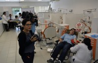 Activistas y estudiantes voluntarios realizan la tercera donación de sangre en Mérida, Yucatán, México