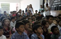 Activistas por la Paz promueven el cuidado del planeta Tierra en instituciones educativas