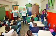 Elementary school children receive training on the ecological rule of the 5R's