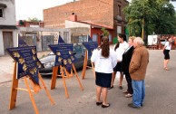 Exhibición de placas de sobrevivientes del Holocausto exaltan la dignidad humana