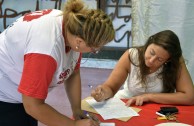 Ciudadanos argentinos participan en la primera jornada de donación de sangre voluntaria