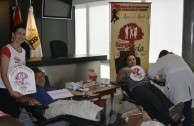 Ciudadanos argentinos participan en la primera jornada de donación de sangre voluntaria