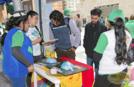 Estudiantes recibiendo educación ambiental 