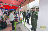 Policias recibiendo educación ambiental