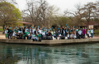 Gran Limpieza Anual Del Rio San Marcos, En Texas, Usa.