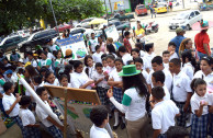 Emotivo y vistoso desfile y parada ambiental lleva acabo la Embajada mundial de Activistas por la paz en la ciudad de Tocoa Honduras