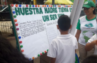 Emotivo y vistoso desfile y parada ambiental lleva acabo la Embajada mundial de Activistas por la paz en la ciudad de Tocoa Honduras