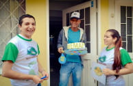 Puerta a puerta los Guardianes por la Paz de la Madre Tierra de Colombia llevaron un mensaje ambiental a 5.789 hogares