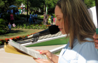 Dr. María Angélica García, directora del Establecimiento Público Ambiental (EPA), dando lectura a La Proclama de Constitución los Derechos de la Madre Tierra