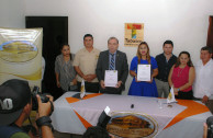 Firma de convenio. 