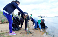  Paraguay joins the World campaign against pollution of the Seas and Oceans