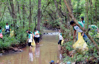  Paraguay joins the World campaign against pollution of the Seas and Oceans