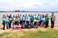 Paraguay joins the World campaign against pollution of the Seas and Oceans