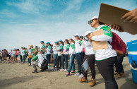 Voluntarios participando