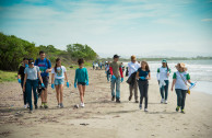 Voluntarios participando