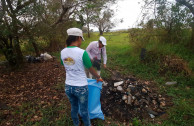 Waste collection on the banks of Piraí