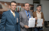 Firma de convenio. 