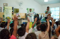 Sara Ines Barrera de Pellicer Kindergarten receive an instruction on the 5Rs.