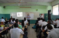 Instituto América recibe taller de Educar para Recordar