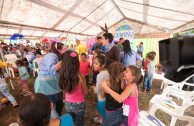 The children of the shelter of the La Industria farm, Escuintla, dance with the animals of the happy world of the OSEMAP.