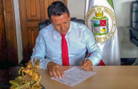 Firmando resolucion