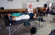 Damas donando Sangre