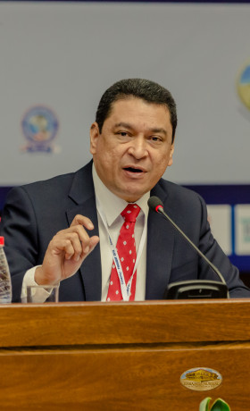 César Salazar 