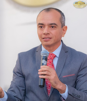 Rector Julián Aguilar Estrada