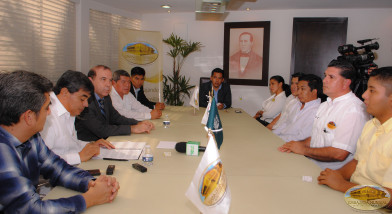 Reunión para firma de alianza