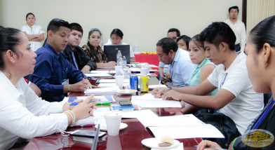 estudiantes en mesa