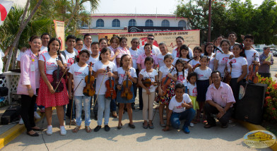 activistas voluntarios dia donancion de sangre 