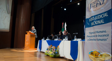 Magistrado hablando