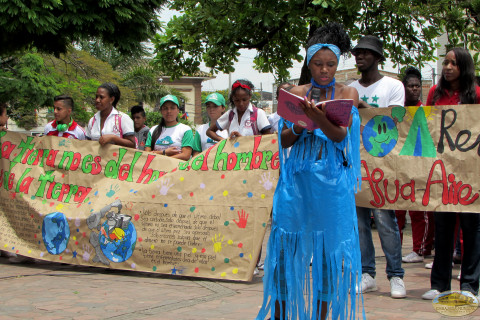 estudiantes educados dia tierra