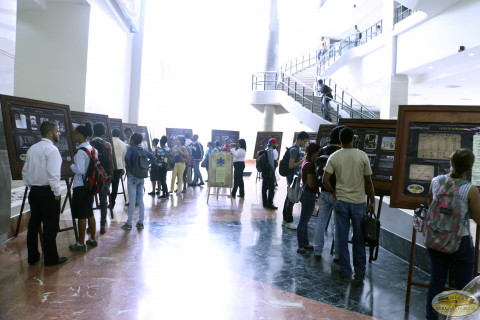 Exposición de fotos sobre el Holocausto Exposición de fotos