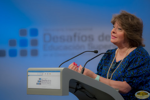 Dra. Sonia Bacha, Dir. Acreditación de FIMPES. Compartiendo sobre acreditación y el trabajo encaminado a la formación de valores en la educación superior.