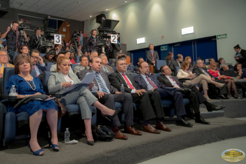 Estudio “A” Álvaro Gálvez y Fuentes de la TV Educativa, Seminario Internacional “Desafíos de la Educación Superior en el Desarrollo Humano y la Sociedad”