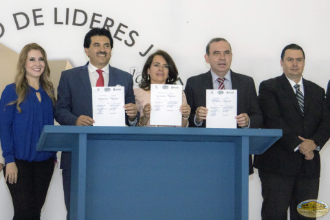 José Ramón Enríquez Herrera, Lcdo. Ernesto Ríos Contreras, Adriana Amador Valles, Norman Isaac Chávez Personalidades asistentes