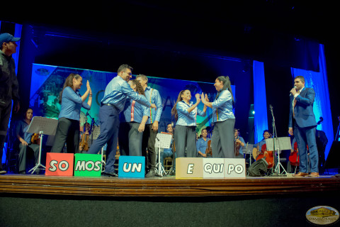 Representación “Somos un equipo”en lanzamiento_oficial_del_proyecto_osemap Somos un equipo
